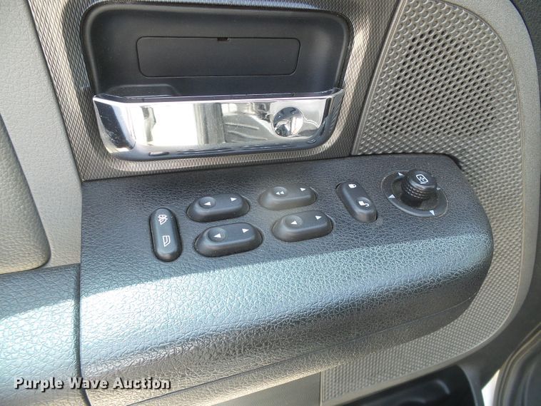 image for item DD0426 2005 Ford F150  SuperCrew pickup truck