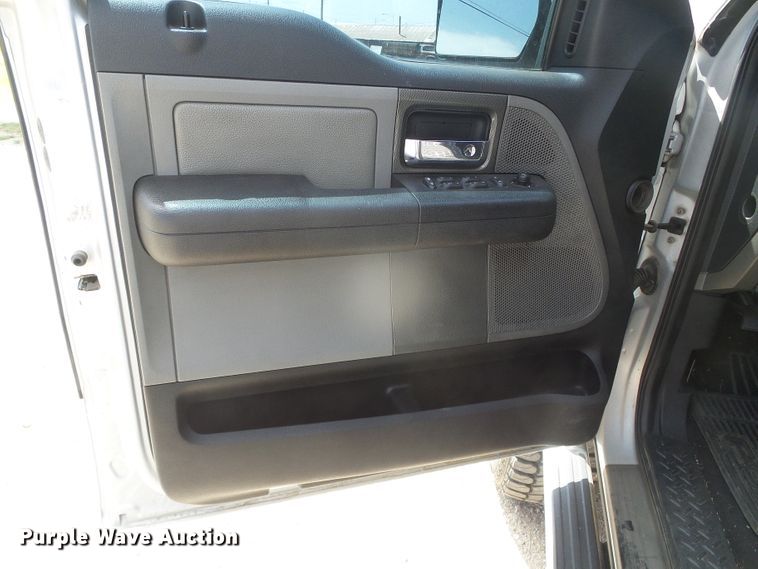 image for item DD0426 2005 Ford F150  SuperCrew pickup truck