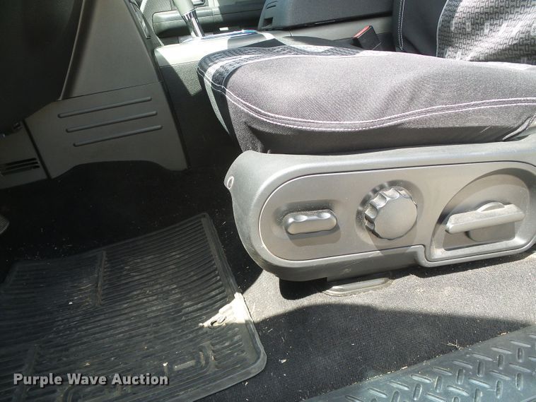 image for item DD0426 2005 Ford F150  SuperCrew pickup truck