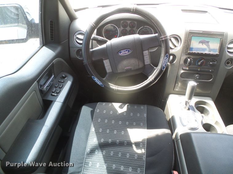 image for item DD0426 2005 Ford F150  SuperCrew pickup truck