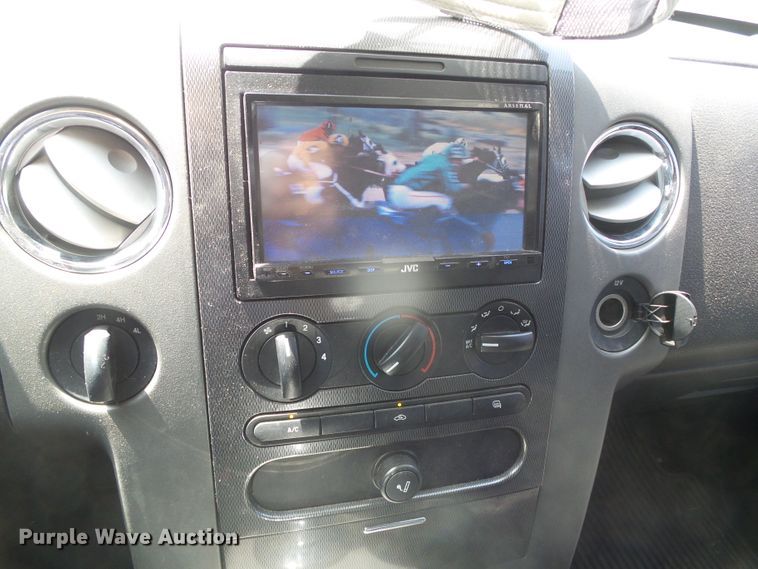 image for item DD0426 2005 Ford F150  SuperCrew pickup truck