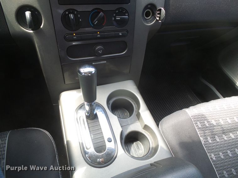 image for item DD0426 2005 Ford F150  SuperCrew pickup truck