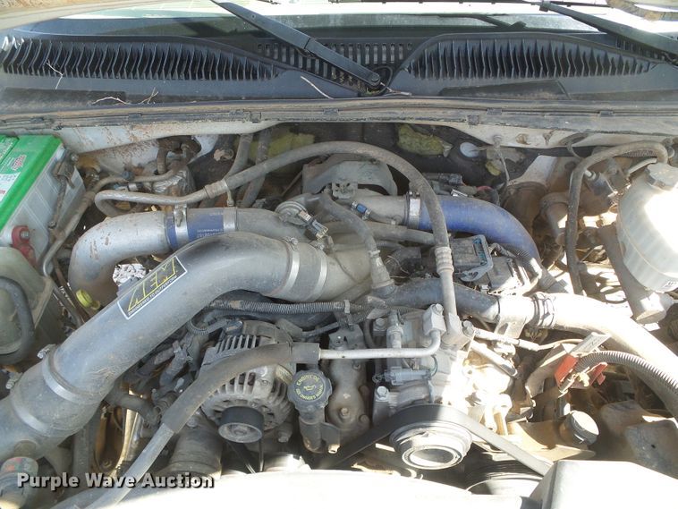 image for item DD0427 2004 Chevrolet Silverado 2500HD  Crew Cab pickup truck