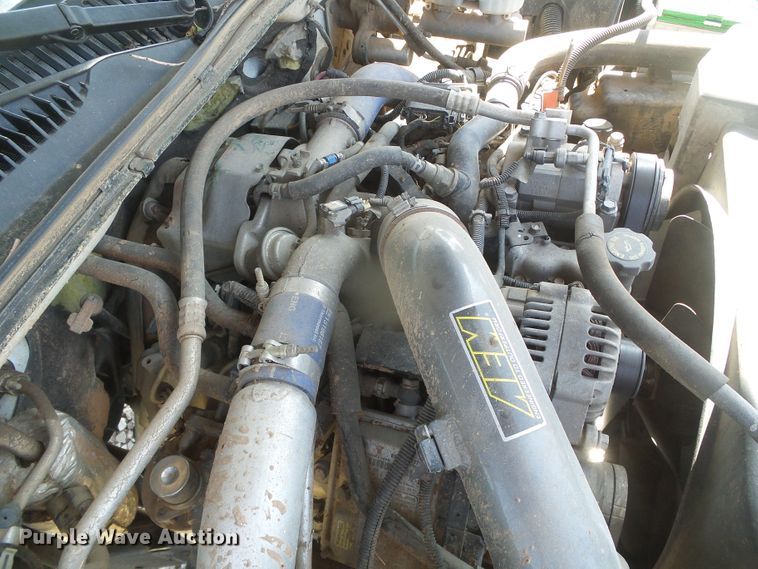 image for item DD0427 2004 Chevrolet Silverado 2500HD  Crew Cab pickup truck