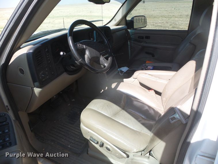 image for item DD0427 2004 Chevrolet Silverado 2500HD  Crew Cab pickup truck