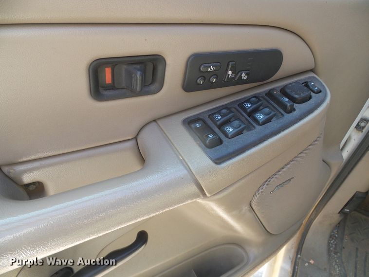 image for item DD0427 2004 Chevrolet Silverado 2500HD  Crew Cab pickup truck