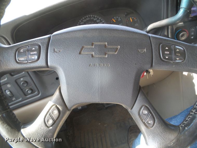 image for item DD0427 2004 Chevrolet Silverado 2500HD  Crew Cab pickup truck