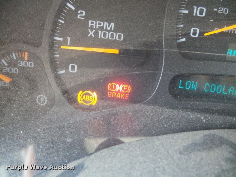 image for item DD0427 2004 Chevrolet Silverado 2500HD  Crew Cab pickup truck