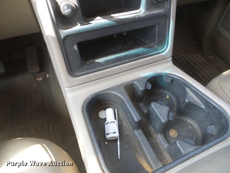 image for item DD0427 2004 Chevrolet Silverado 2500HD  Crew Cab pickup truck