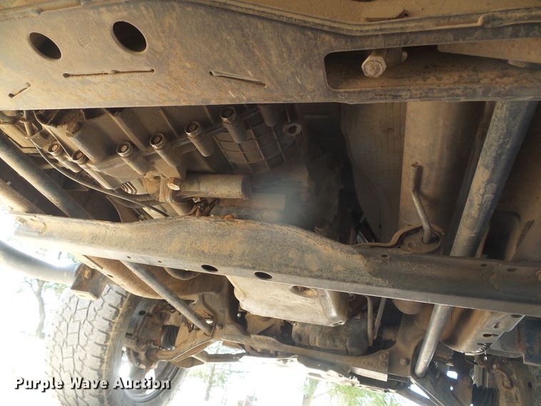 image for item DD0427 2004 Chevrolet Silverado 2500HD  Crew Cab pickup truck