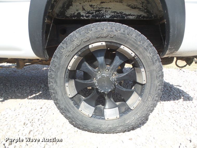 image for item DD0427 2004 Chevrolet Silverado 2500HD  Crew Cab pickup truck