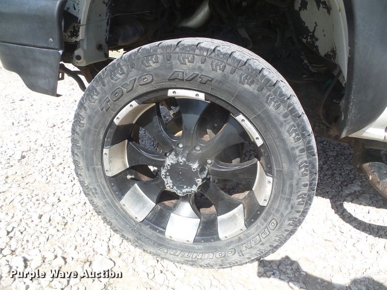 image for item DD0427 2004 Chevrolet Silverado 2500HD  Crew Cab pickup truck