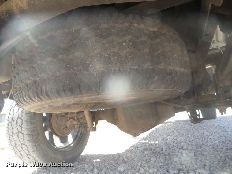 image for item DD0427 2004 Chevrolet Silverado 2500HD  Crew Cab pickup truck