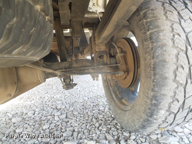 image for item DD0427 2004 Chevrolet Silverado 2500HD  Crew Cab pickup truck