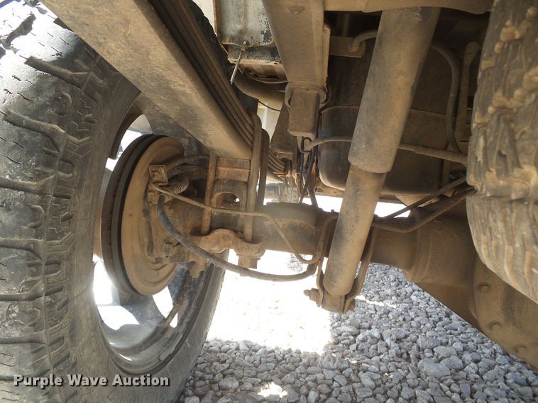 image for item DD0427 2004 Chevrolet Silverado 2500HD  Crew Cab pickup truck