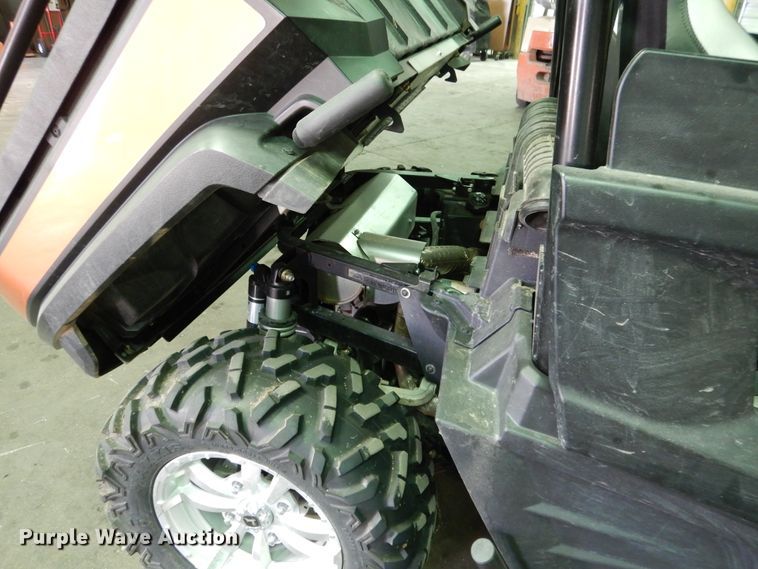 image for item DD2521 2012 John Deere Gator RSX 850i  utility vehicle