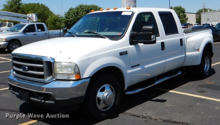 image for item DE2455 2002 Ford F350 Super Duty  Crew Cab pickup truck