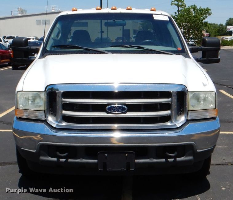 image for item DE2455 2002 Ford F350 Super Duty  Crew Cab pickup truck