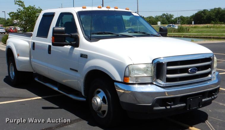 image for item DE2455 2002 Ford F350 Super Duty  Crew Cab pickup truck