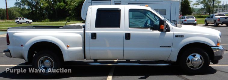 image for item DE2455 2002 Ford F350 Super Duty  Crew Cab pickup truck