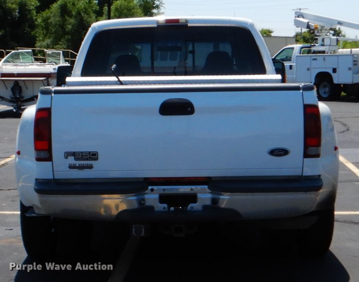 image for item DE2455 2002 Ford F350 Super Duty  Crew Cab pickup truck