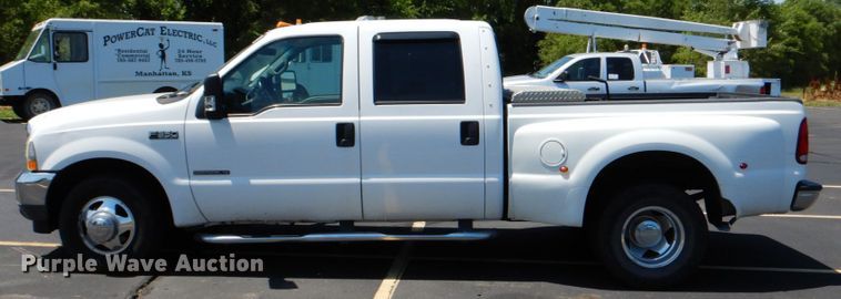 image for item DE2455 2002 Ford F350 Super Duty  Crew Cab pickup truck