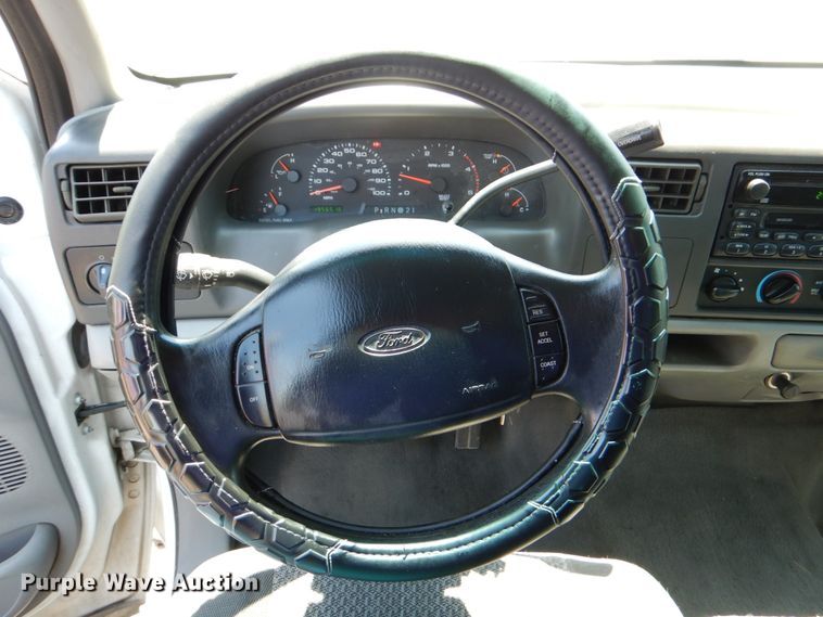 image for item DE2455 2002 Ford F350 Super Duty  Crew Cab pickup truck