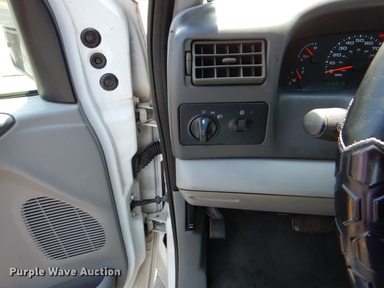 image for item DE2455 2002 Ford F350 Super Duty  Crew Cab pickup truck