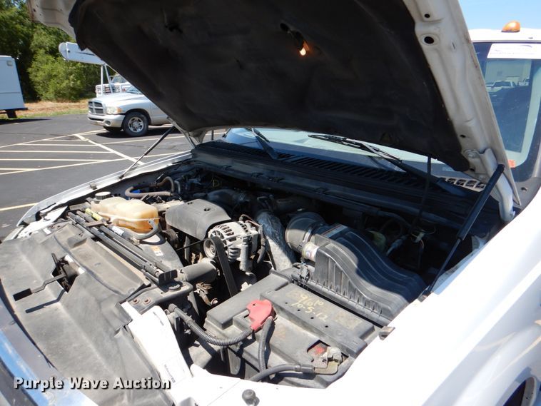 image for item DE2455 2002 Ford F350 Super Duty  Crew Cab pickup truck