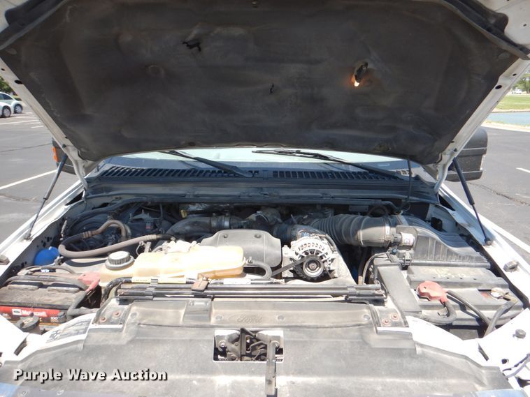 image for item DE2455 2002 Ford F350 Super Duty  Crew Cab pickup truck