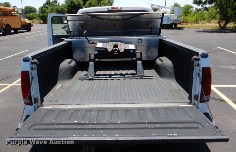 image for item DE2455 2002 Ford F350 Super Duty  Crew Cab pickup truck