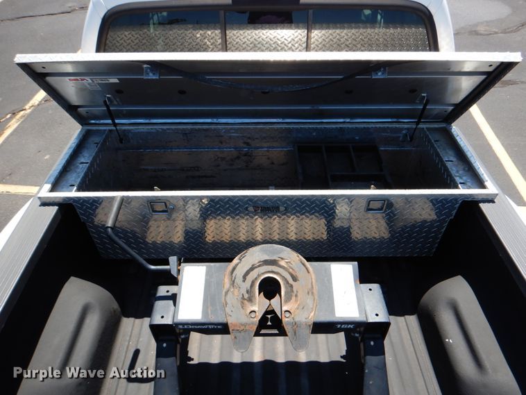 image for item DE2455 2002 Ford F350 Super Duty  Crew Cab pickup truck