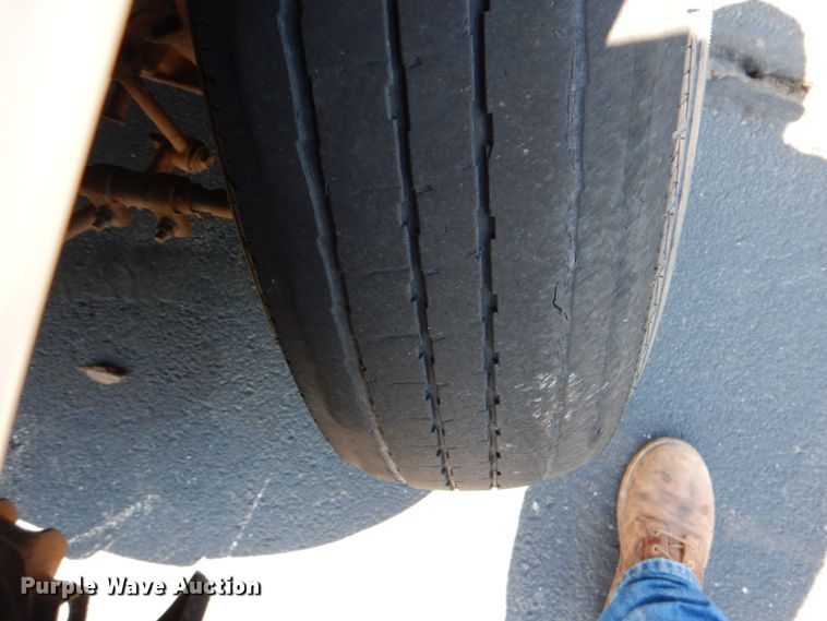 image for item DE2455 2002 Ford F350 Super Duty  Crew Cab pickup truck