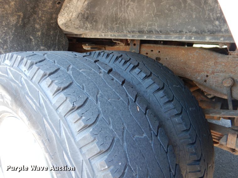 image for item DE2455 2002 Ford F350 Super Duty  Crew Cab pickup truck