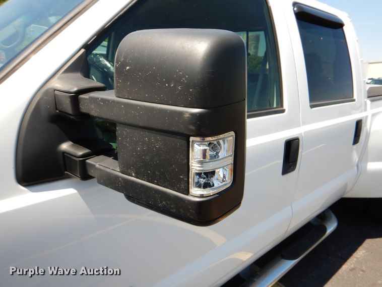 image for item DE2455 2002 Ford F350 Super Duty  Crew Cab pickup truck