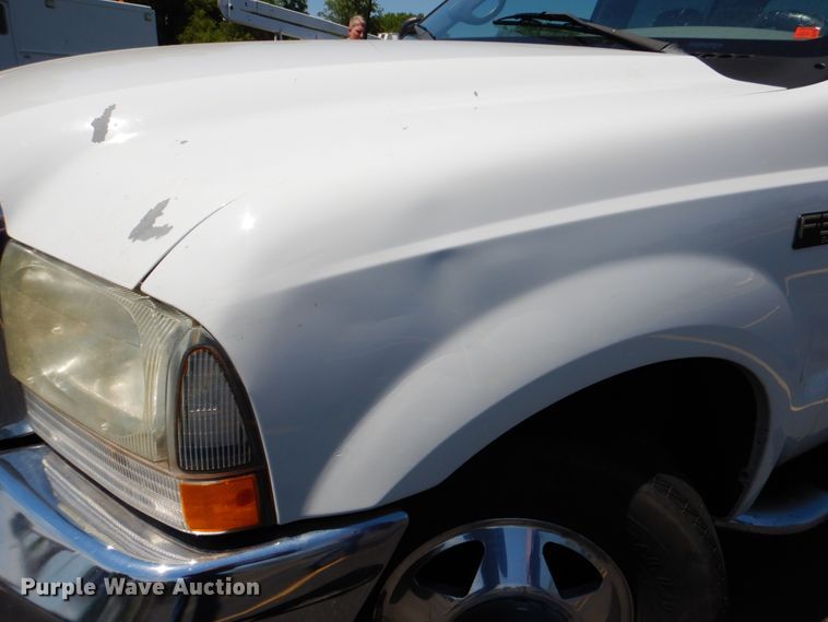image for item DE2455 2002 Ford F350 Super Duty  Crew Cab pickup truck