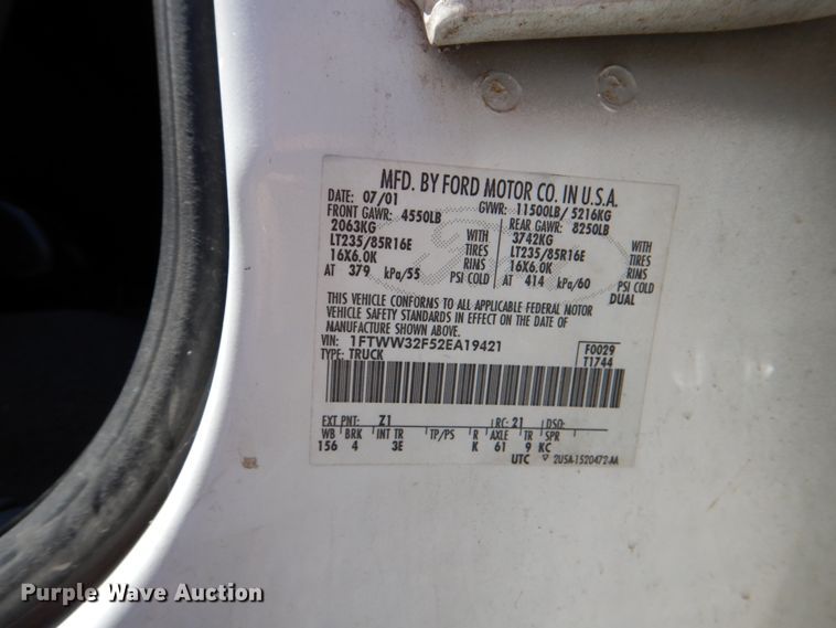 image for item DE2455 2002 Ford F350 Super Duty  Crew Cab pickup truck