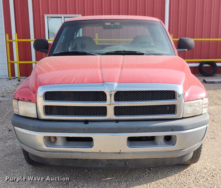 image for item DE7009 2000 Dodge Ram 2500  Quad Cab pickup truck