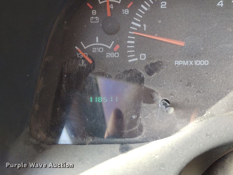 image for item DE7009 2000 Dodge Ram 2500  Quad Cab pickup truck