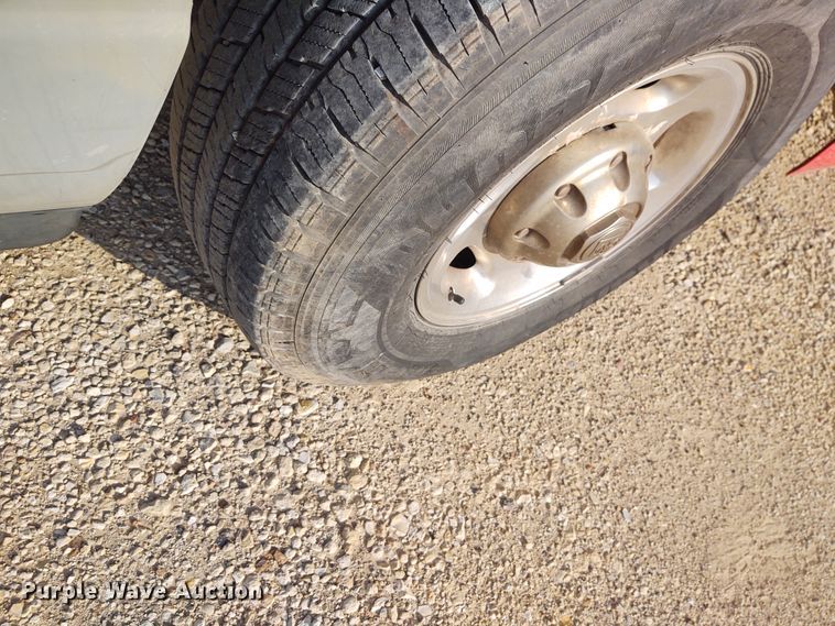 image for item DE7009 2000 Dodge Ram 2500  Quad Cab pickup truck