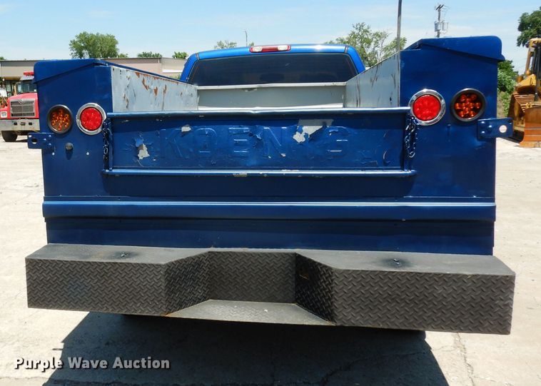 image for item DF4050 2004 Chevrolet Silverado 2500HD  utility bed pickup truck