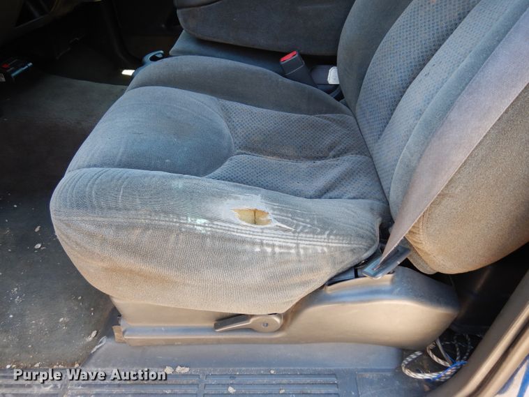 image for item DF4050 2004 Chevrolet Silverado 2500HD  utility bed pickup truck