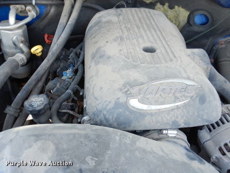 image for item DF4050 2004 Chevrolet Silverado 2500HD  utility bed pickup truck