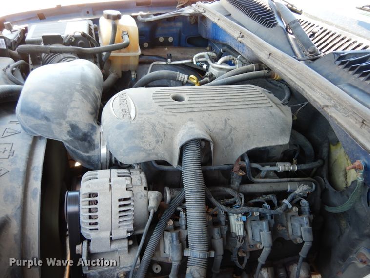 image for item DF4050 2004 Chevrolet Silverado 2500HD  utility bed pickup truck