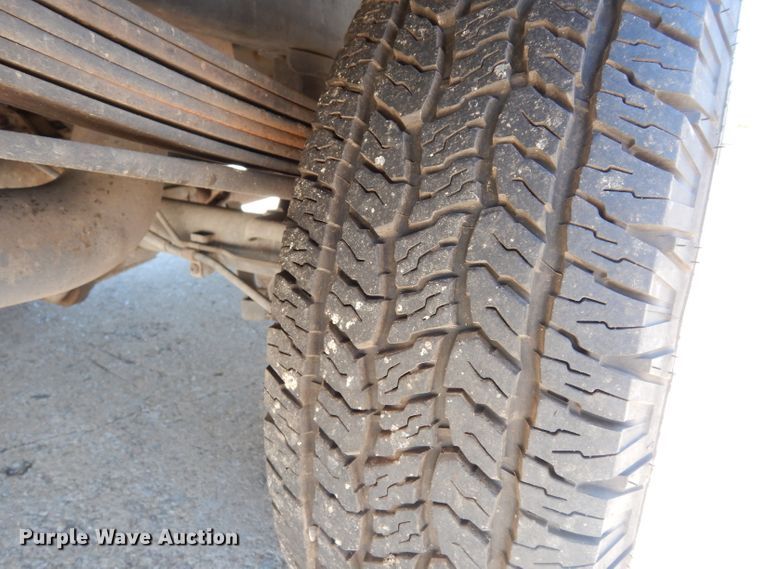 image for item DF4050 2004 Chevrolet Silverado 2500HD  utility bed pickup truck