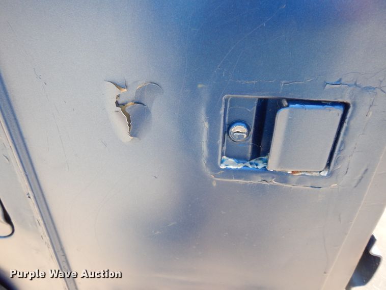 image for item DF4050 2004 Chevrolet Silverado 2500HD  utility bed pickup truck