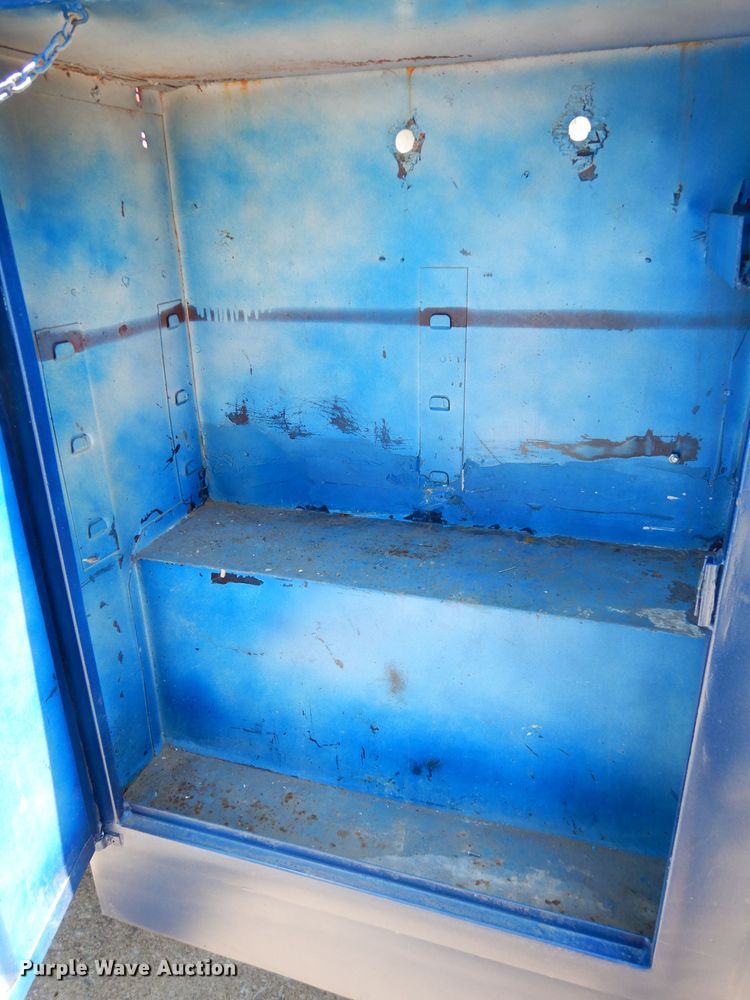 image for item DF4050 2004 Chevrolet Silverado 2500HD  utility bed pickup truck