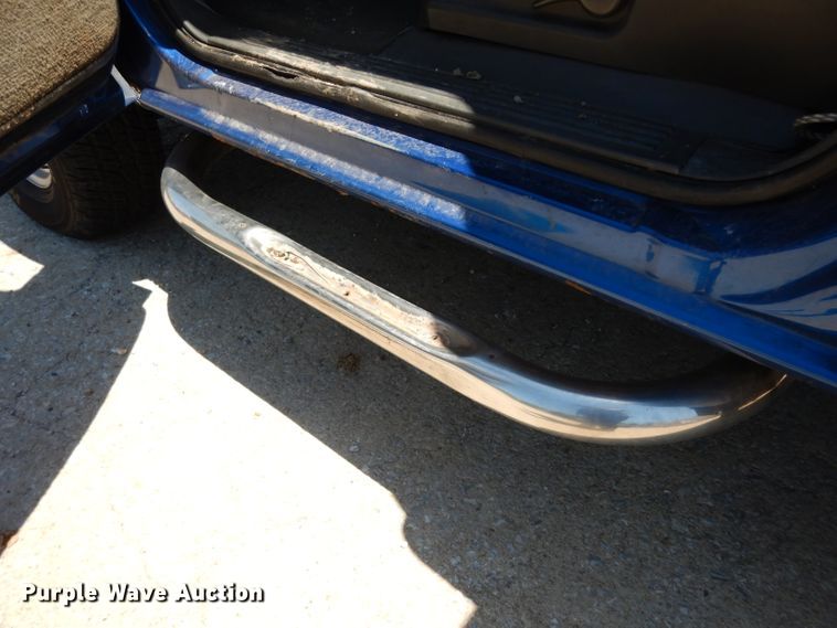 image for item DF4050 2004 Chevrolet Silverado 2500HD  utility bed pickup truck