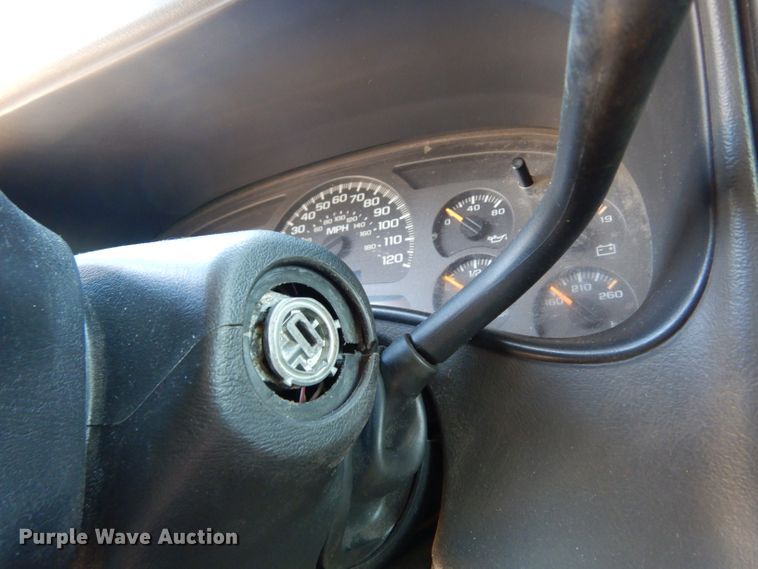 image for item DF4050 2004 Chevrolet Silverado 2500HD  utility bed pickup truck