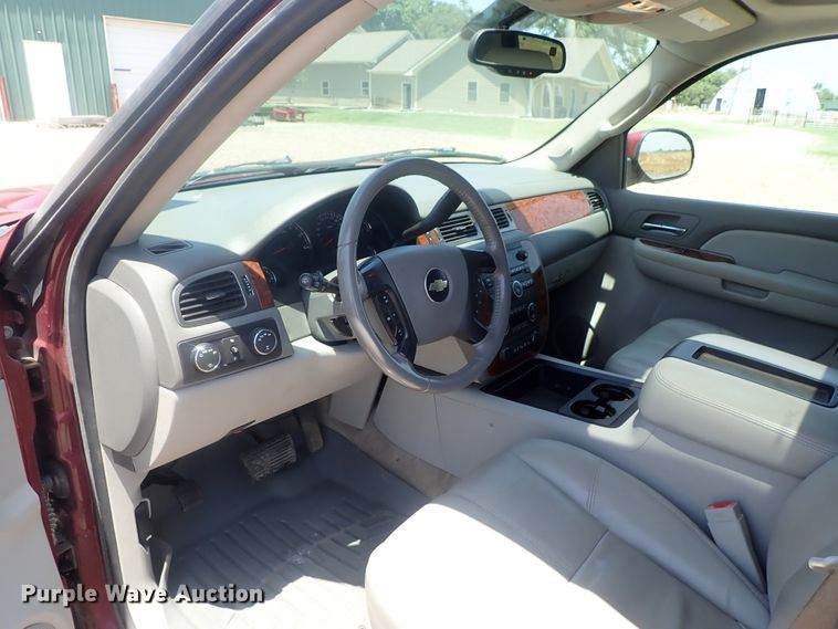 image for item DG2309 2007 Chevrolet Suburban 1500 LT  SUV